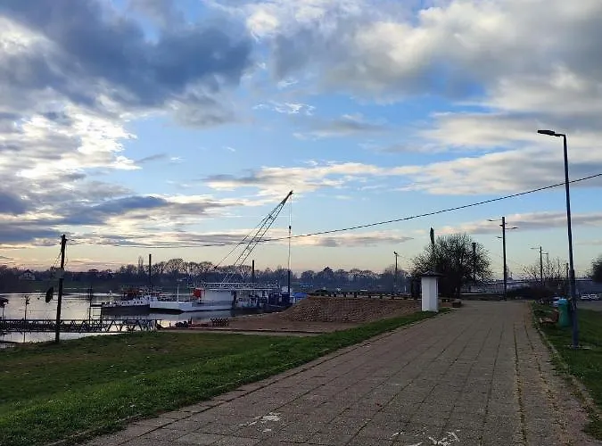 Andja * 스렘스카 미트로비차